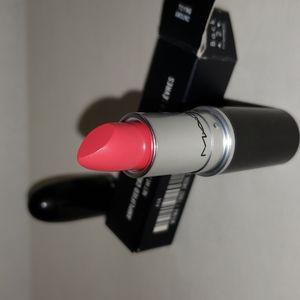 MAC lipstick in shade Toying Around